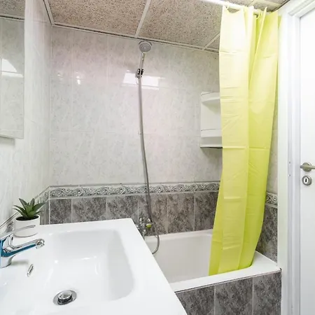 -2hb-4pax -beach-sea View-ac-wifi15 Apartment Salou