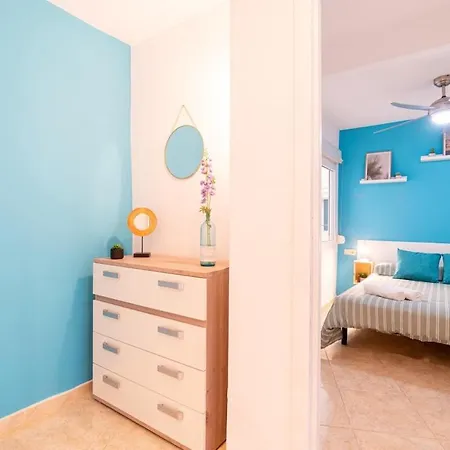 -2hb-4pax -beach-sea View-ac-wifi15 Apartment