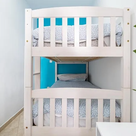 -2hb-4pax -beach-sea View-ac-wifi15 Apartment