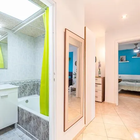 -2hb-4pax -beach-sea View-ac-wifi15 Apartment Salou